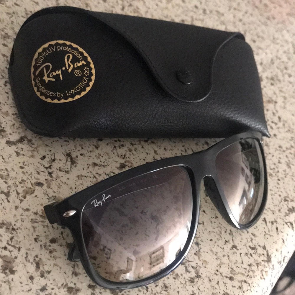 Ray-Ban Black Sunglasses